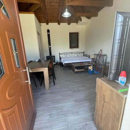 Πετρόχτιστο Διαμέρισμα Apartment Loggos Exterior photo