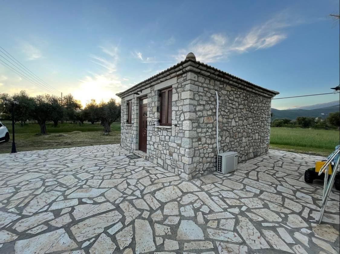 Πετρόχτιστο Διαμέρισμα Apartment Loggos Exterior photo